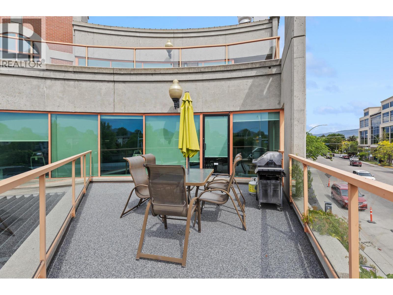 3275 Lakeshore Road Unit# 202