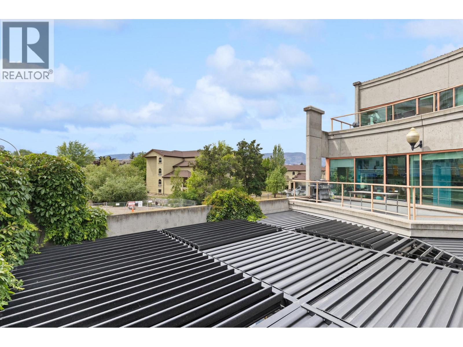 3275 Lakeshore Road Unit# 202