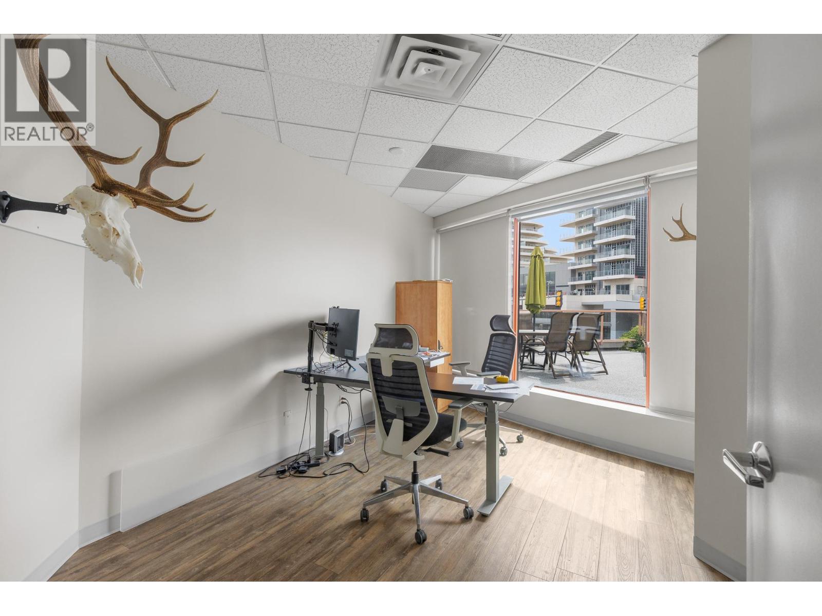 3275 Lakeshore Road Unit# 202