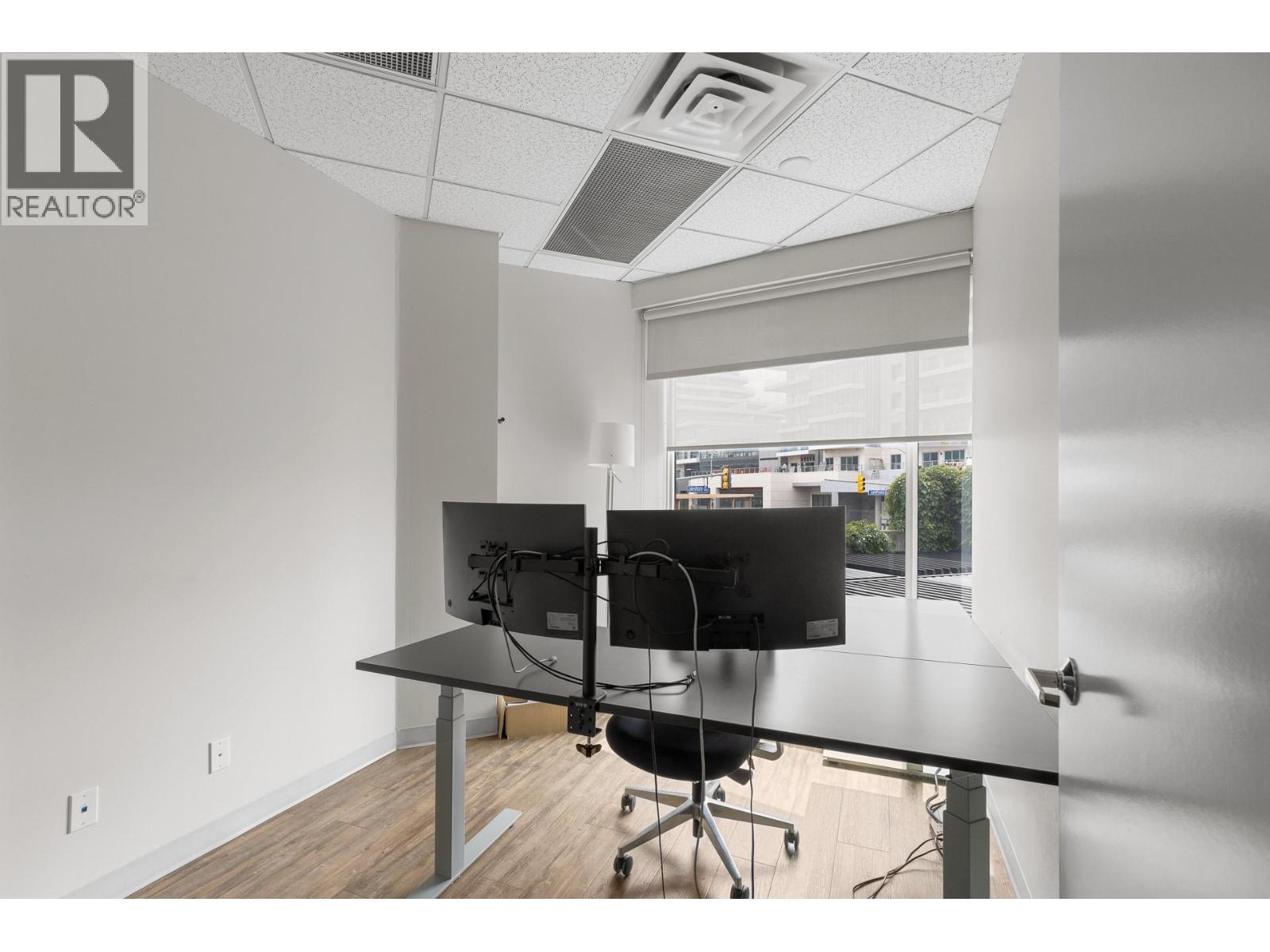 3275 Lakeshore Road Unit# 202