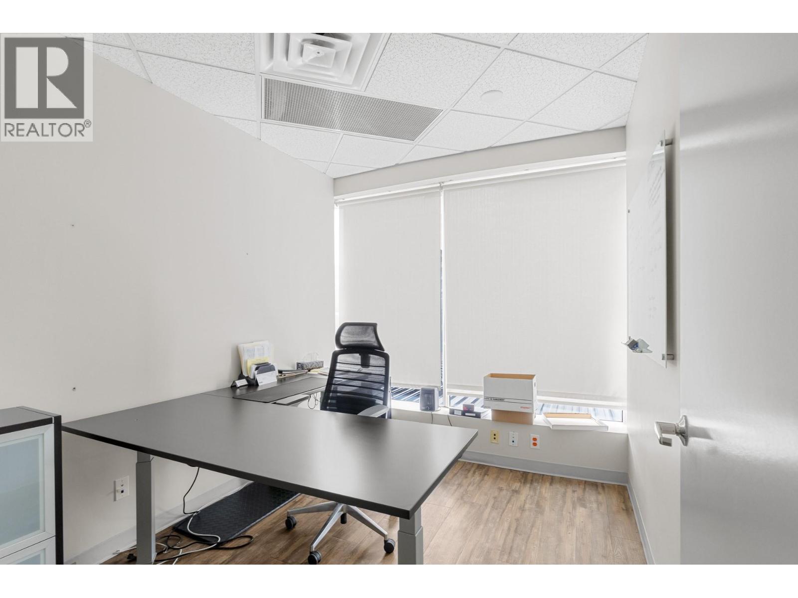 3275 Lakeshore Road Unit# 202