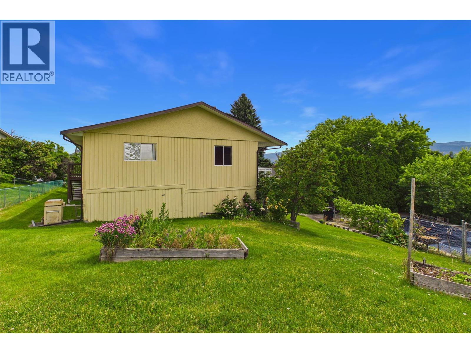 2483 Chieftain Road