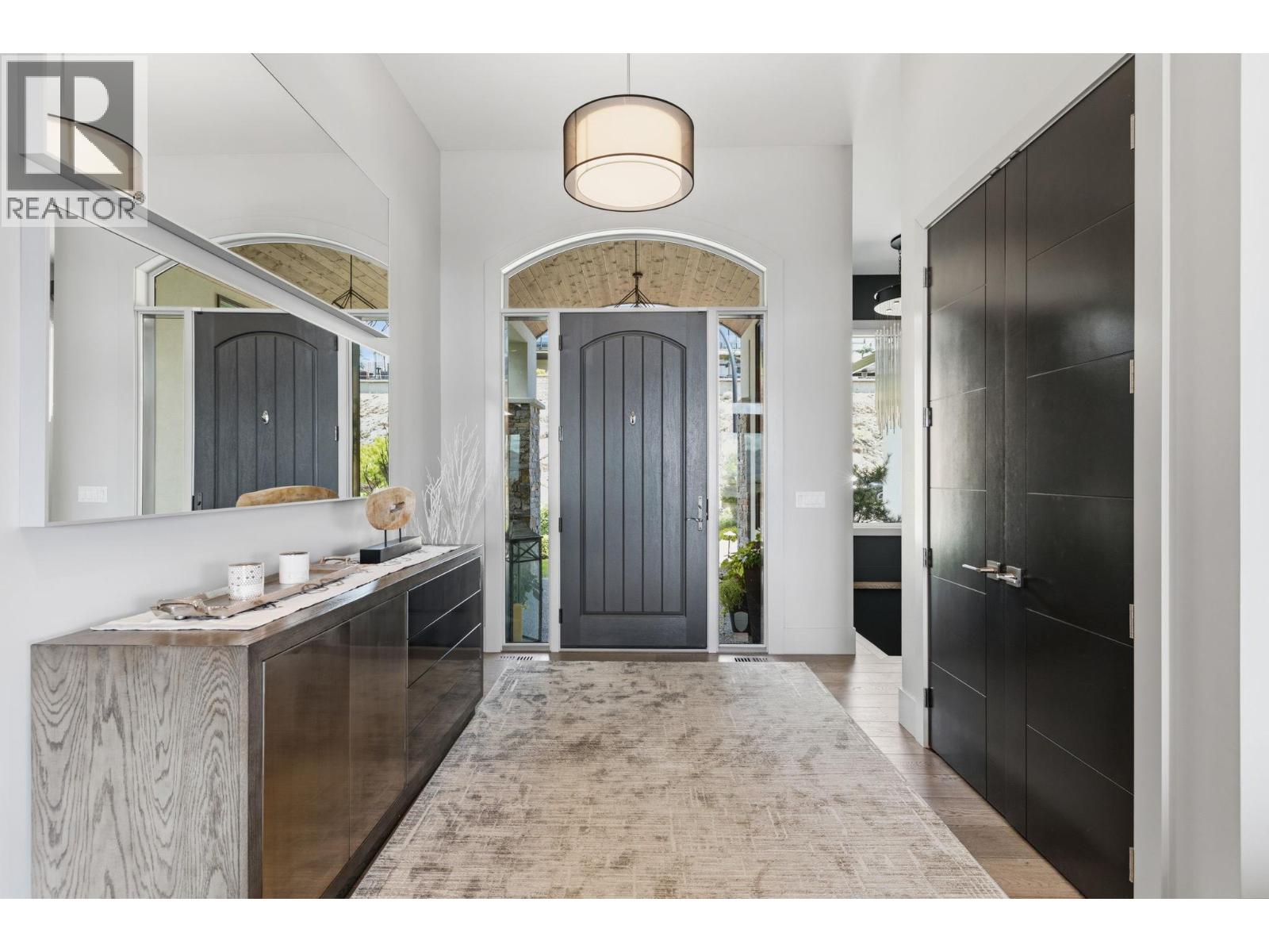 3350 Vineyard View Drive