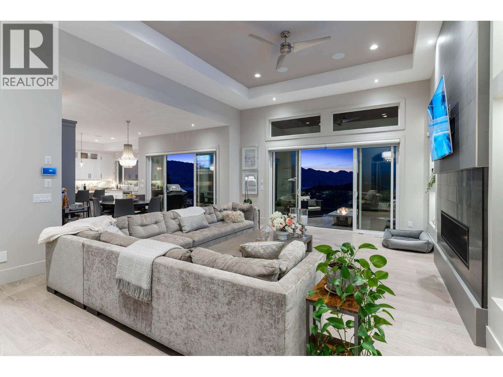 3350 Vineyard View Drive