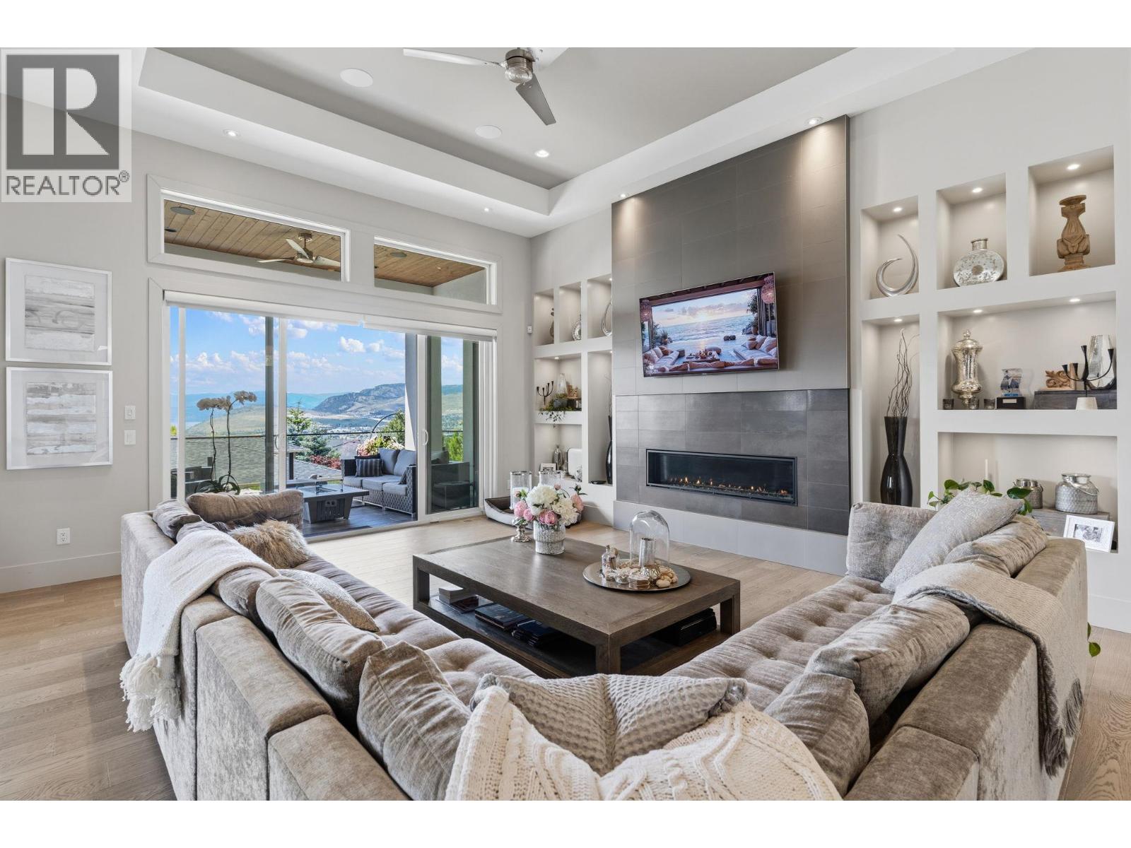 3350 Vineyard View Drive