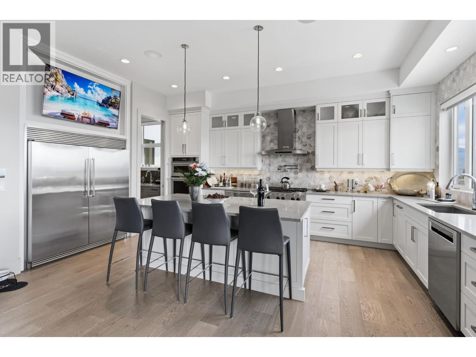 3350 Vineyard View Drive