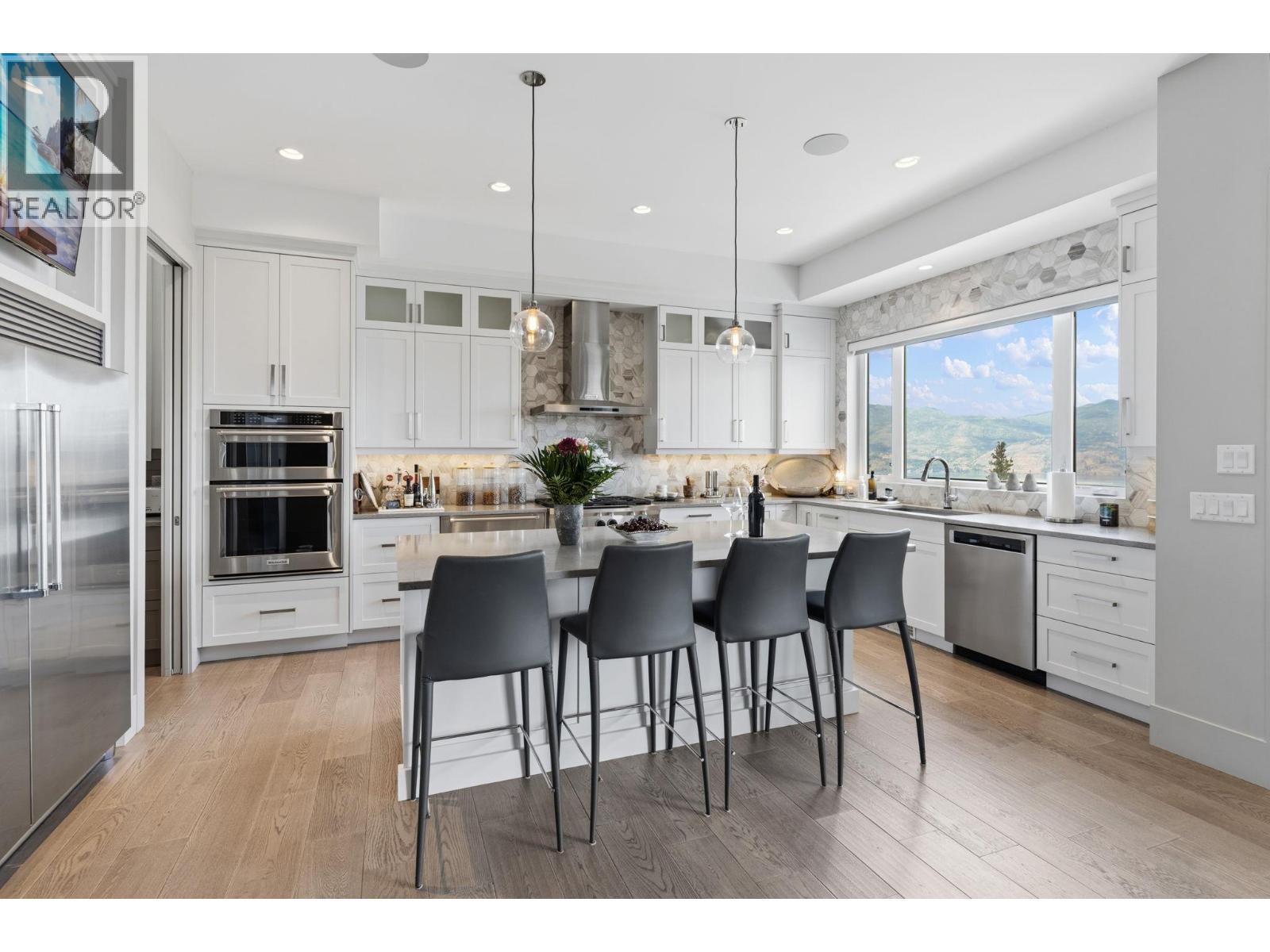 3350 Vineyard View Drive