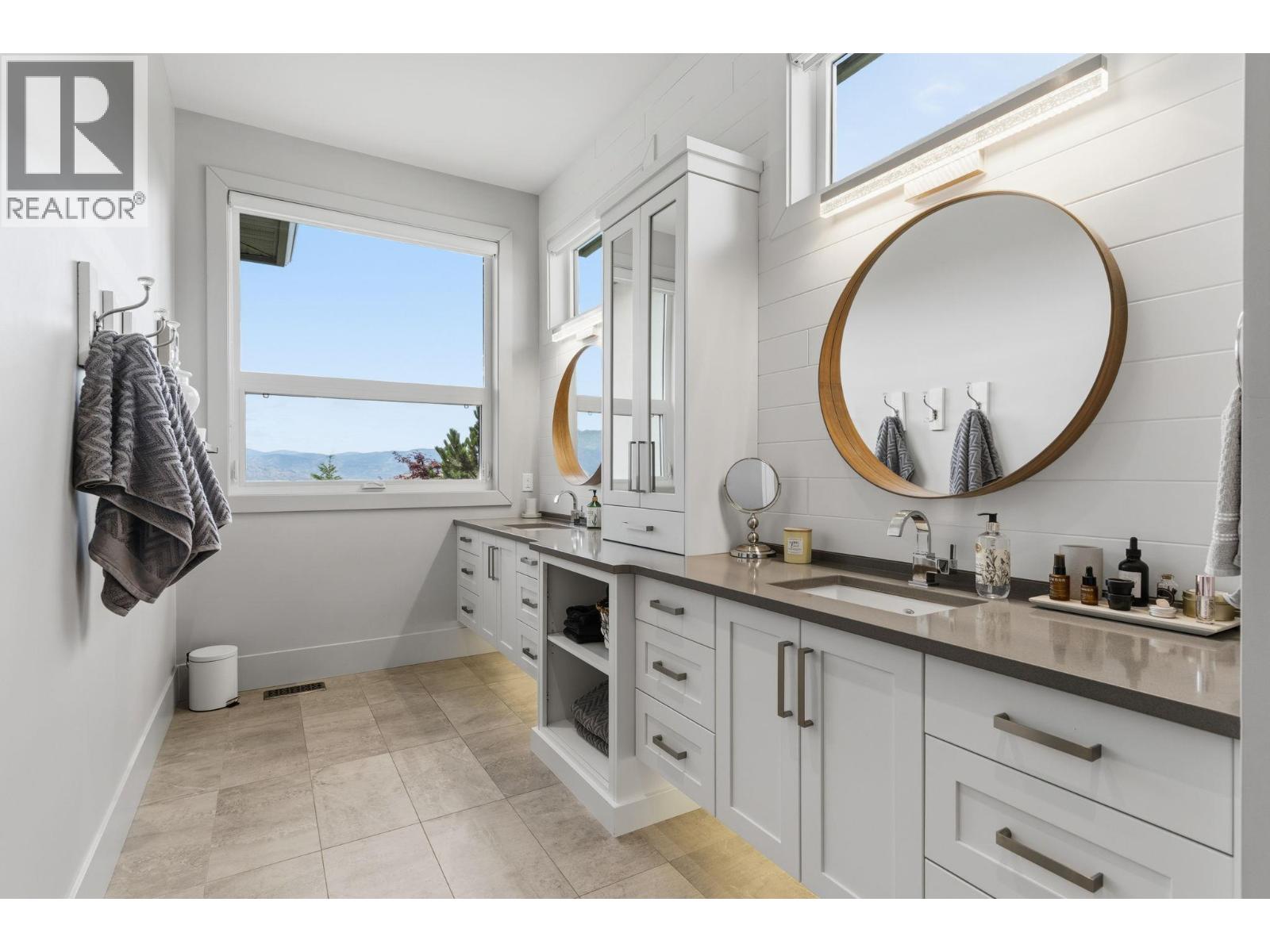 3350 Vineyard View Drive