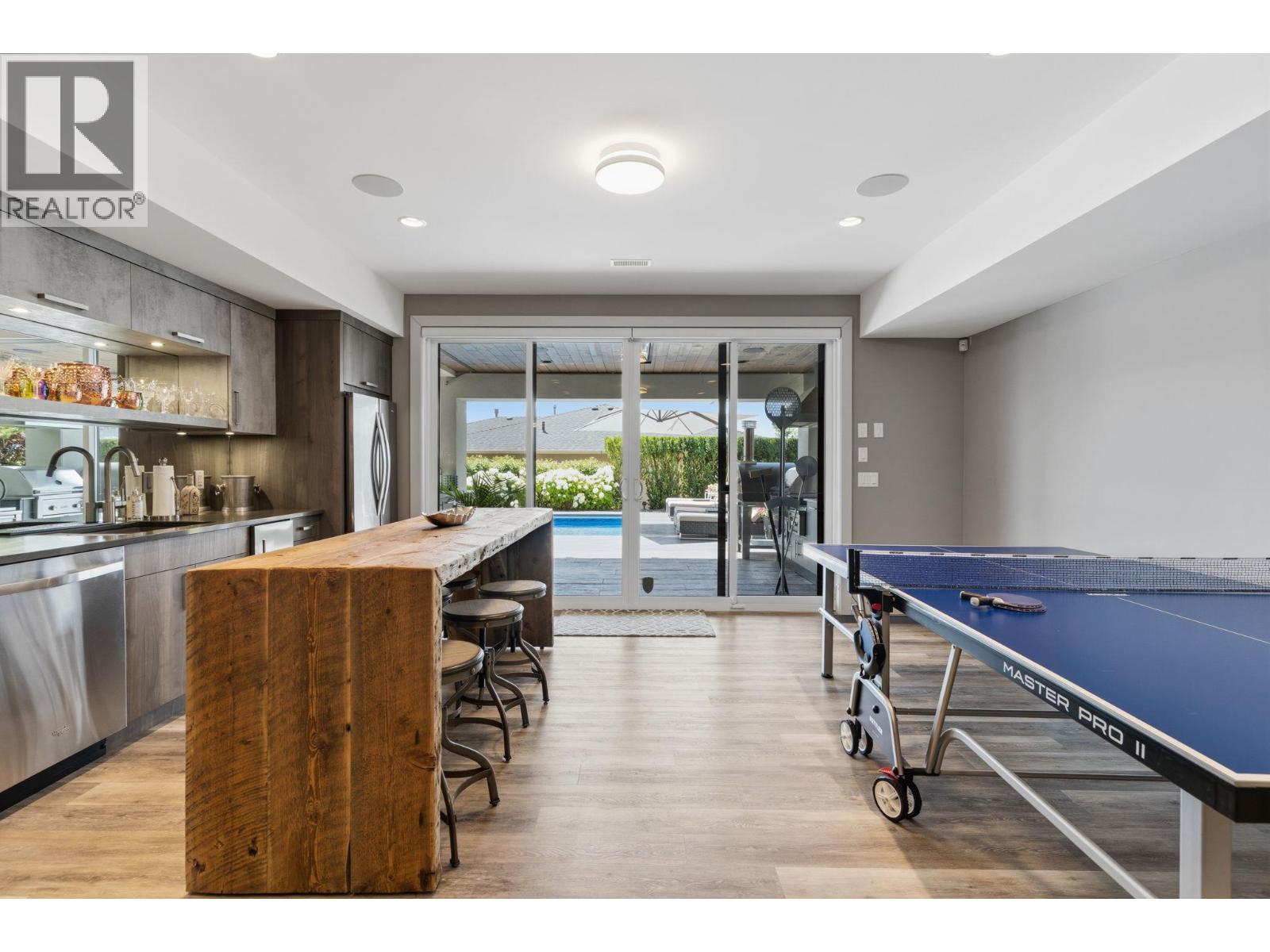 3350 Vineyard View Drive
