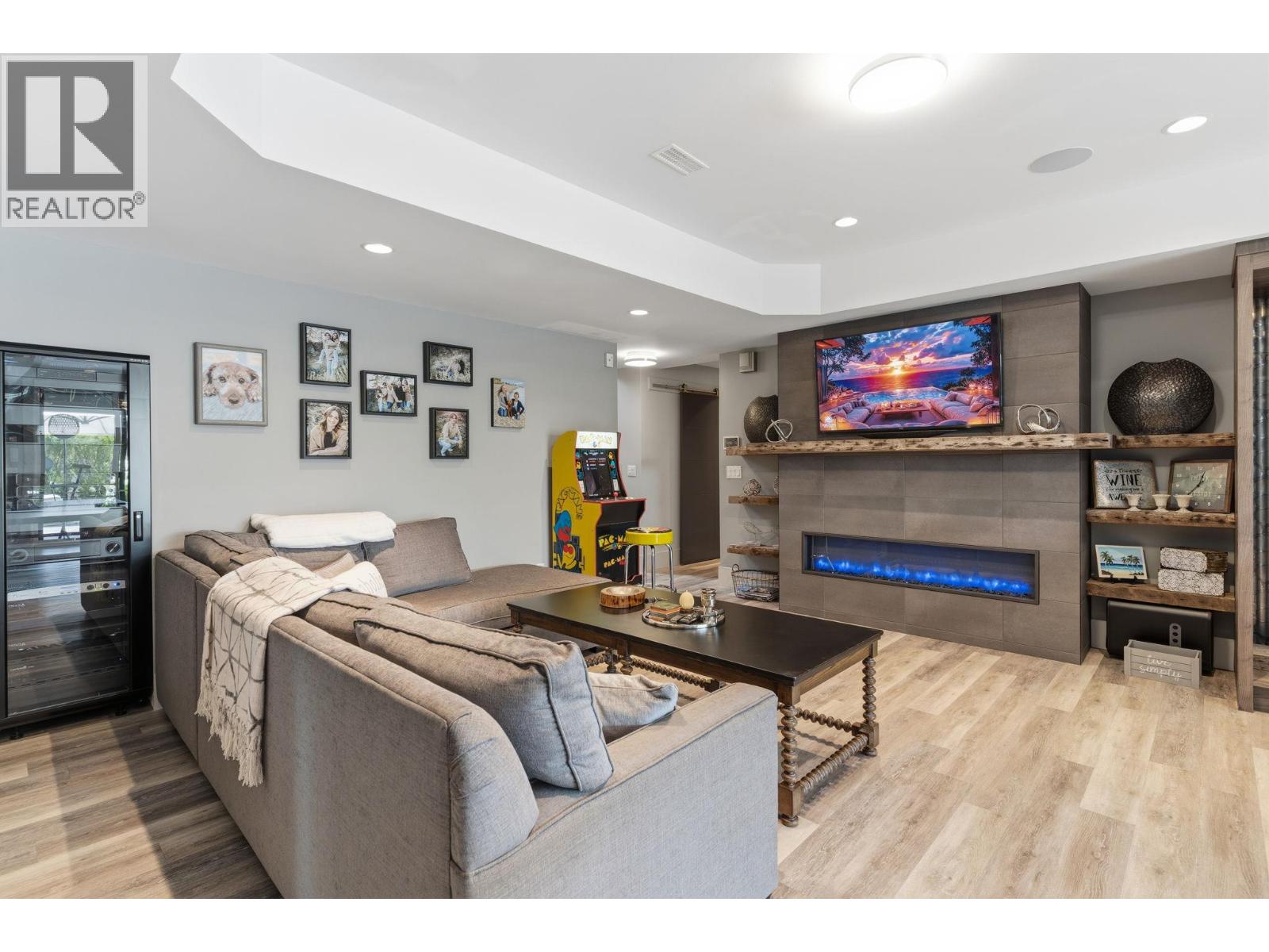 3350 Vineyard View Drive
