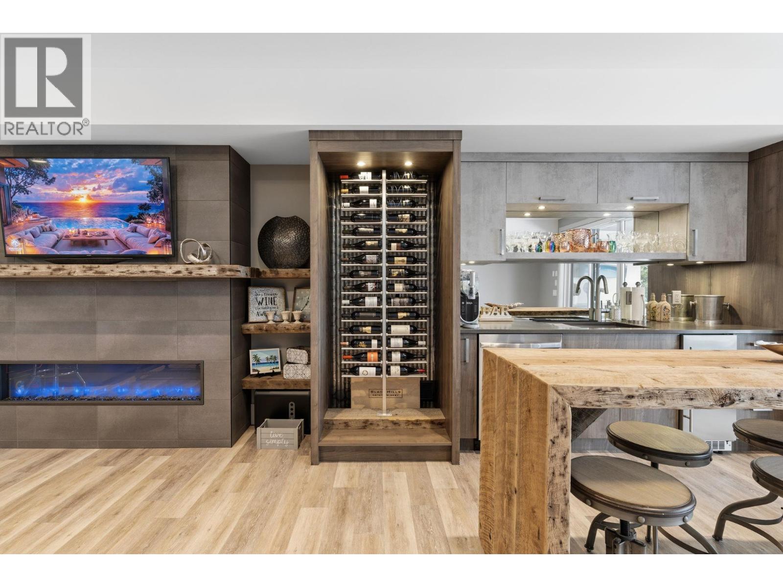 3350 Vineyard View Drive