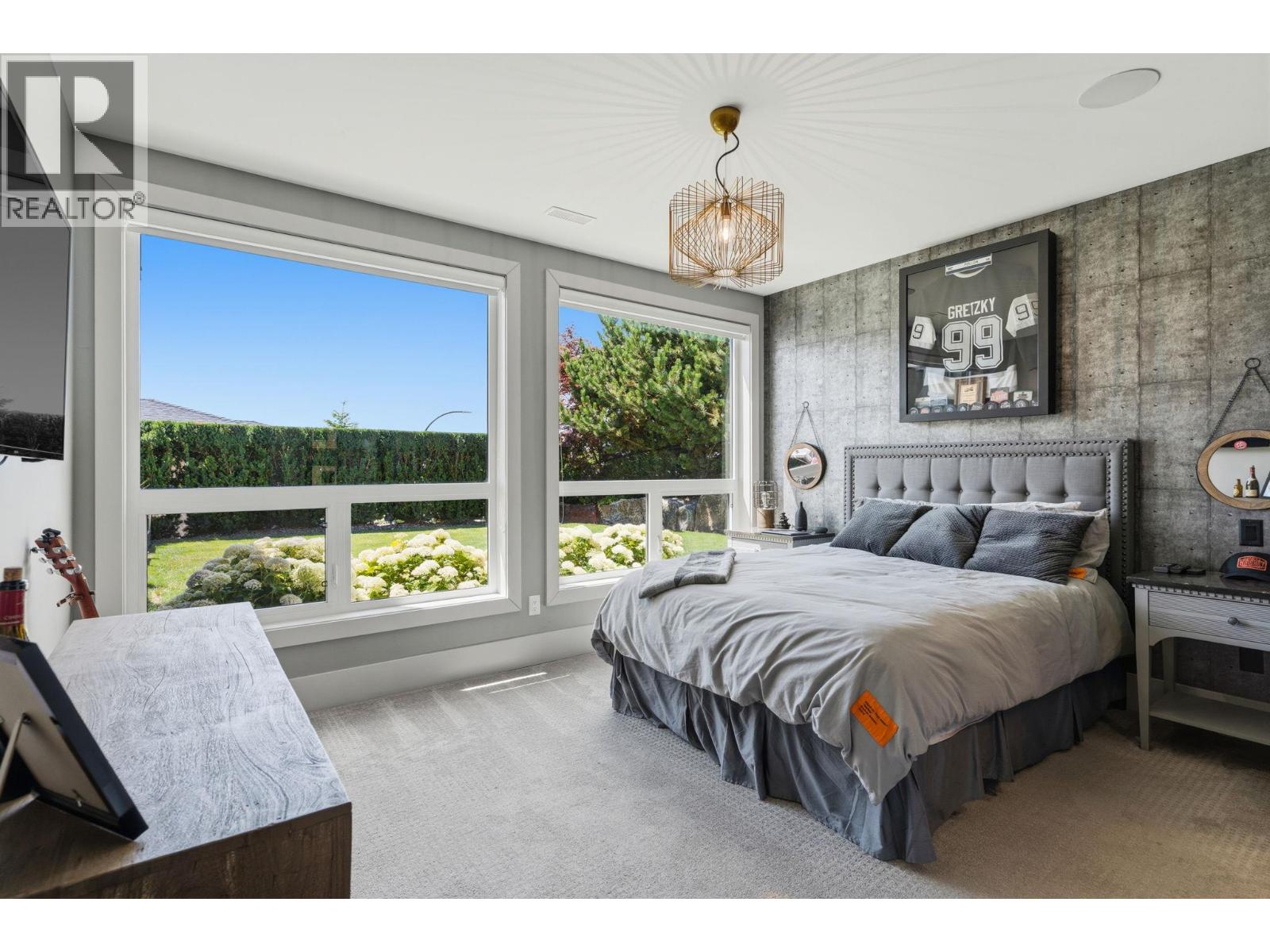3350 Vineyard View Drive