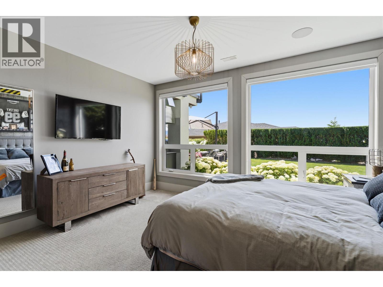 3350 Vineyard View Drive