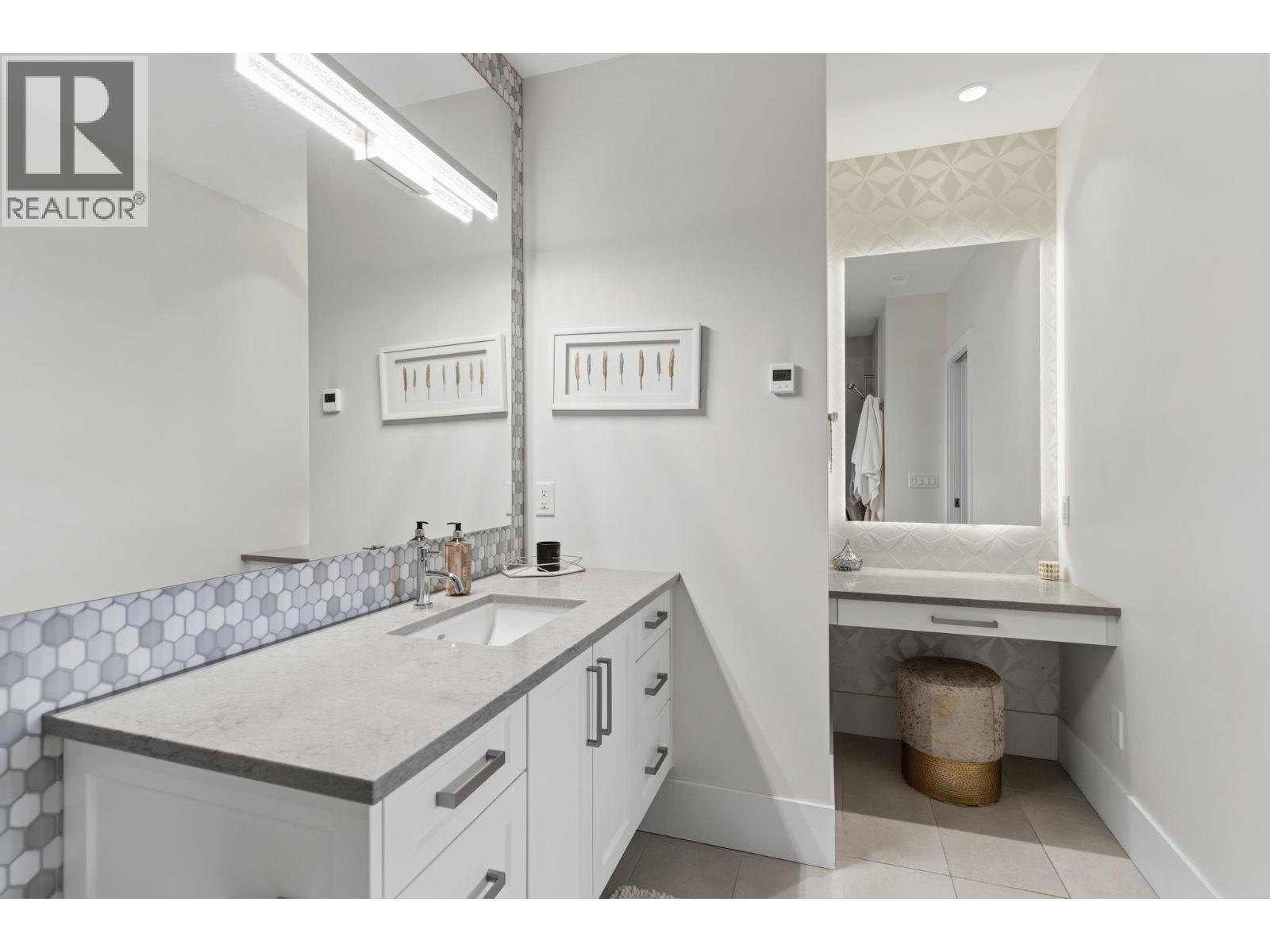 3350 Vineyard View Drive