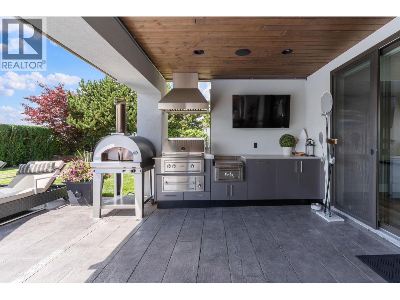 3350 Vineyard View Drive