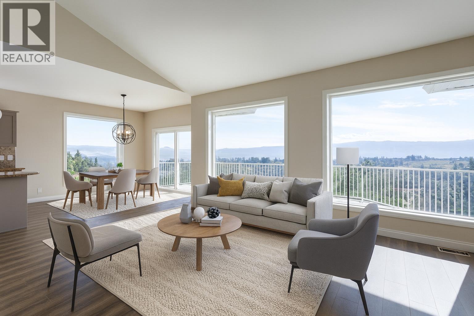 1084 Aurora Heights