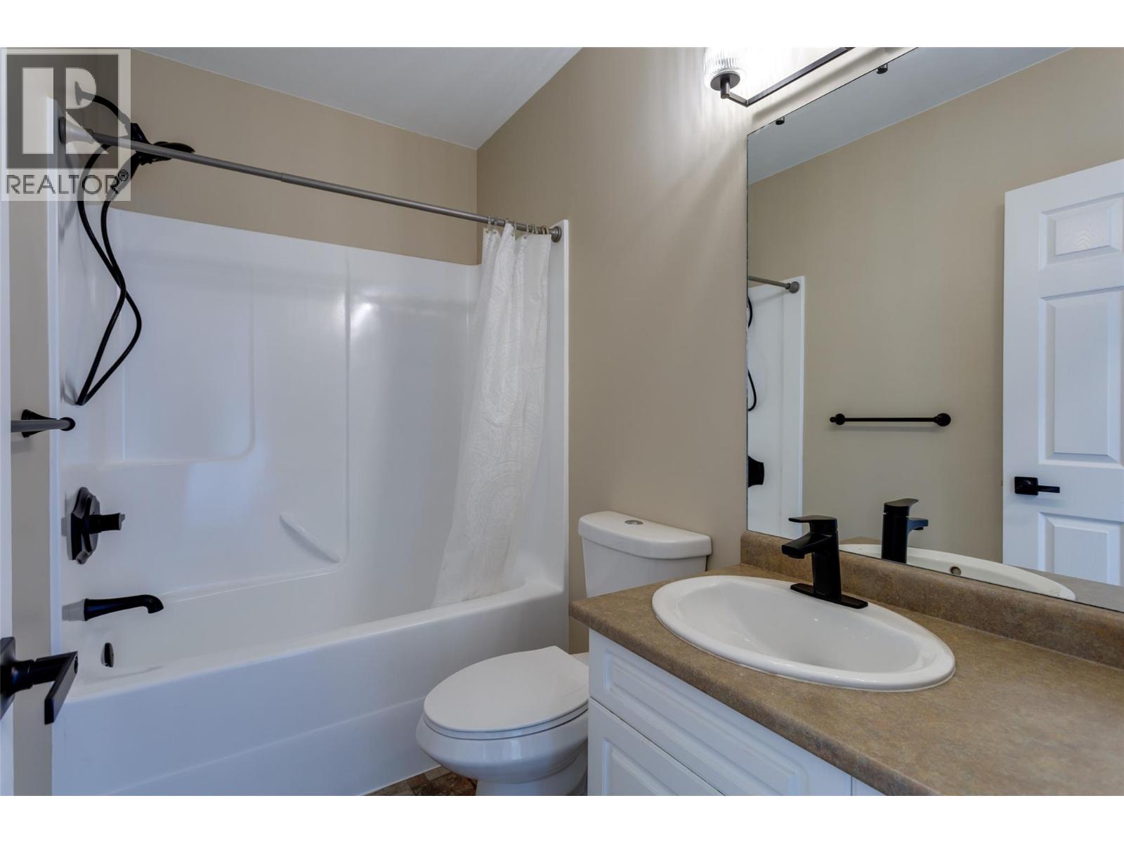 1084 Aurora Heights