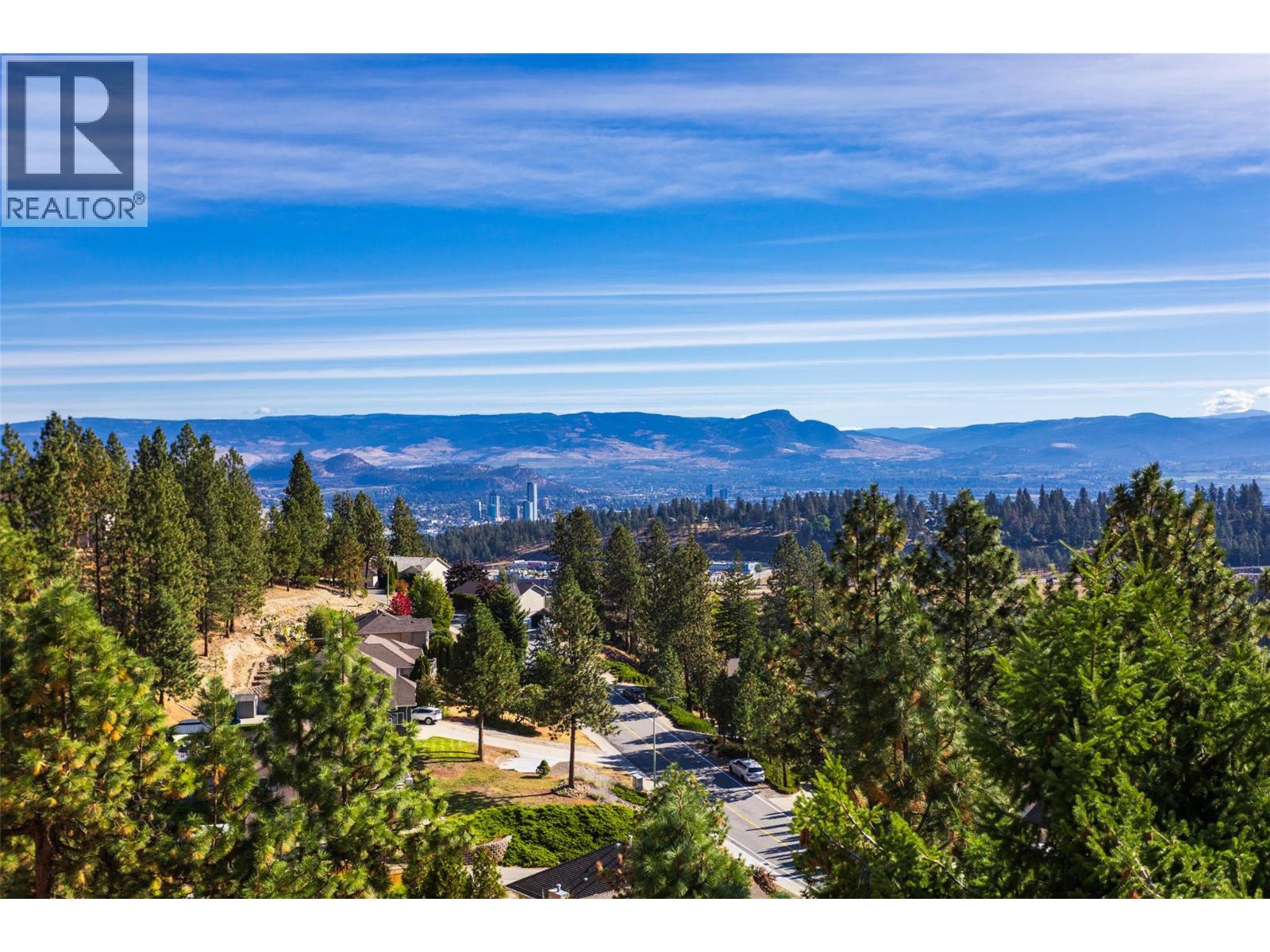 1084 Aurora Heights