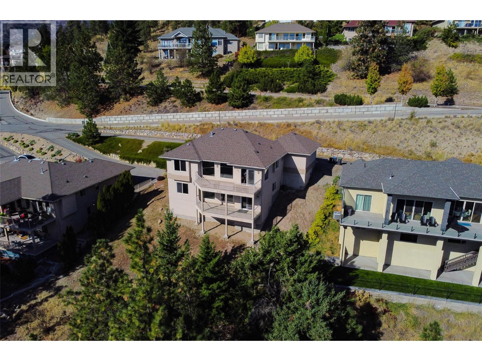 1084 Aurora Heights