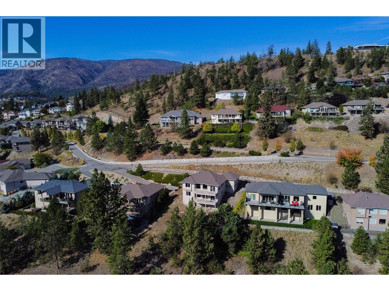 1084 Aurora Heights