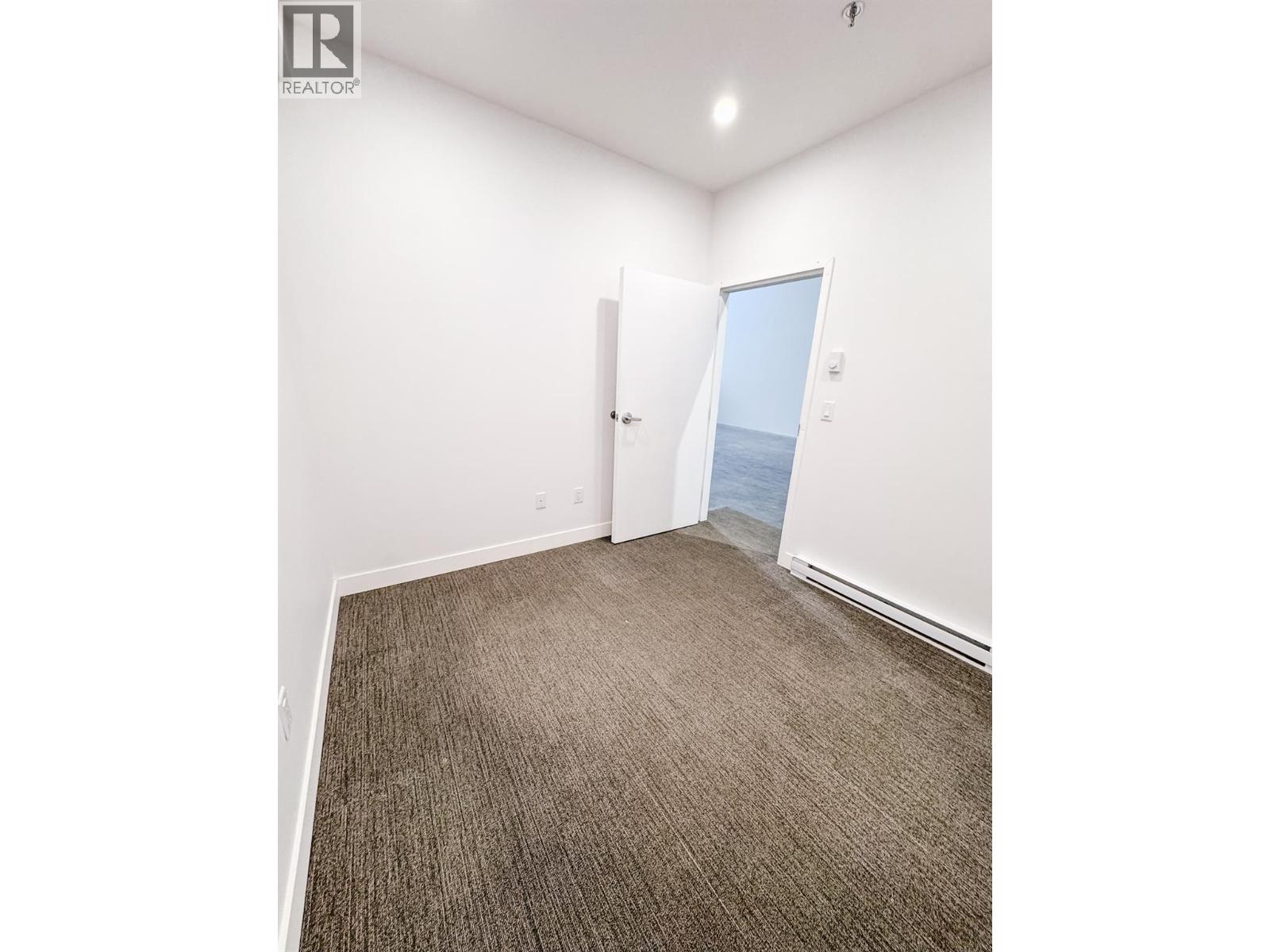 310 Hiram Walker Court Unit# 106