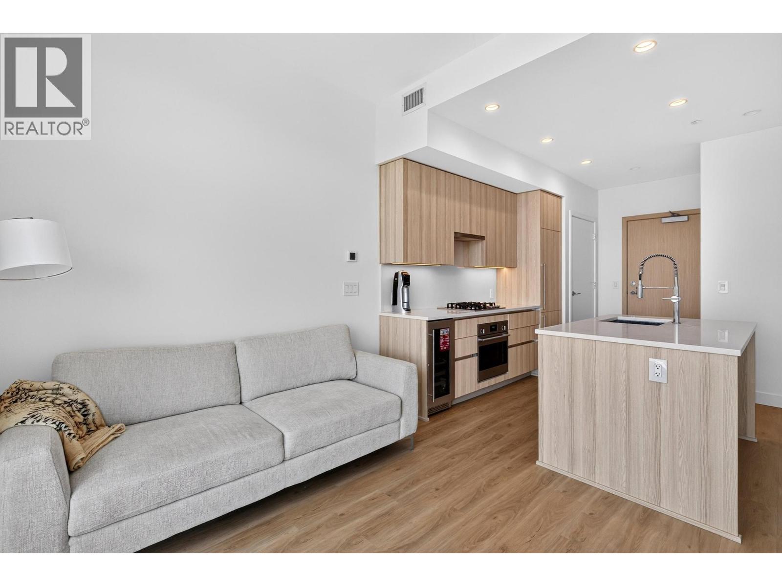 238 Leon Avenue Unit# 2206