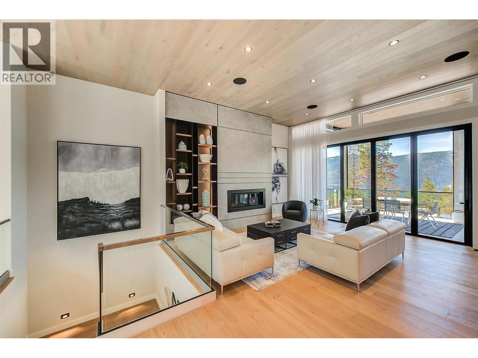 10178 Beacon Hill Drive