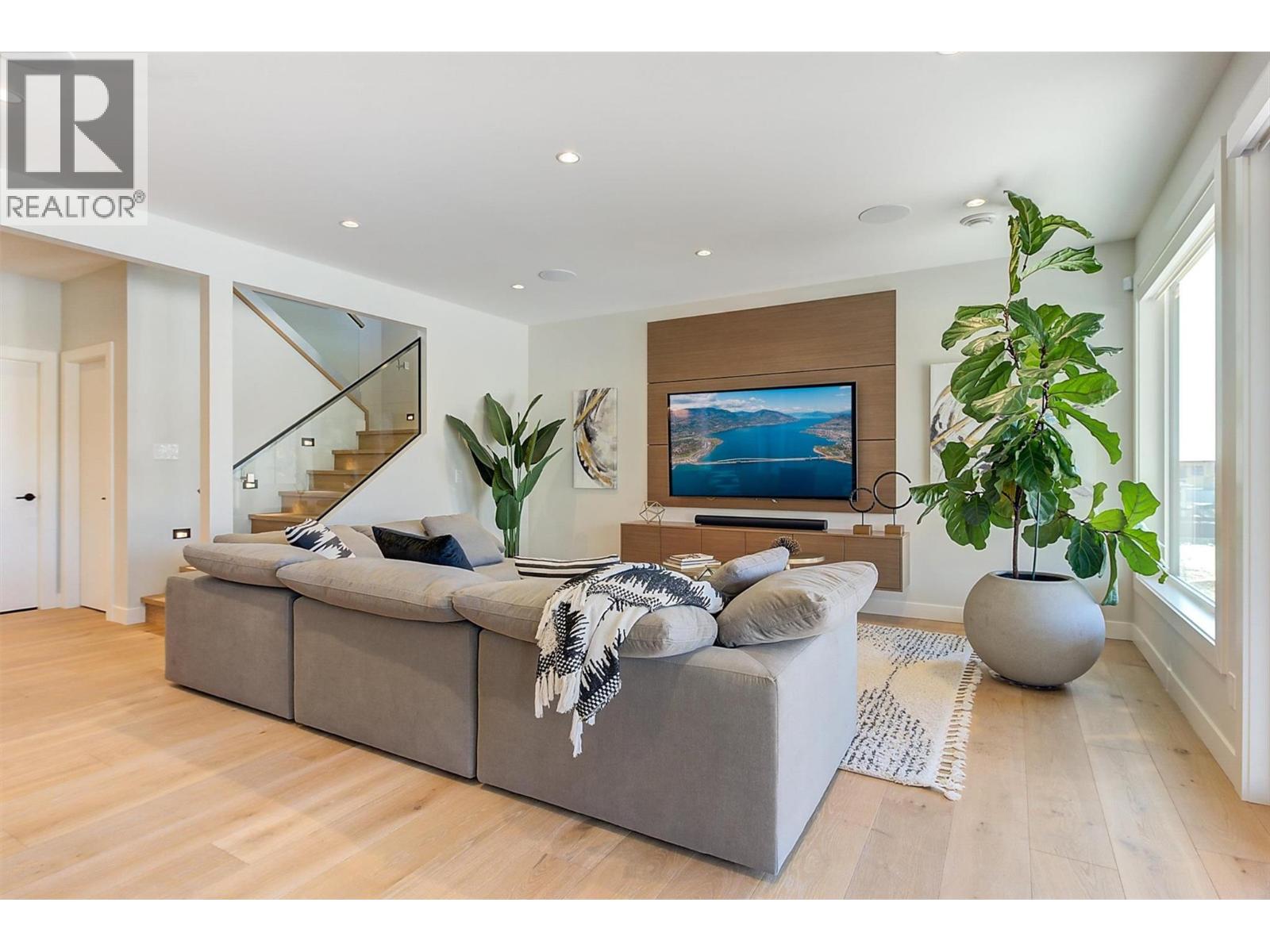 10178 Beacon Hill Drive