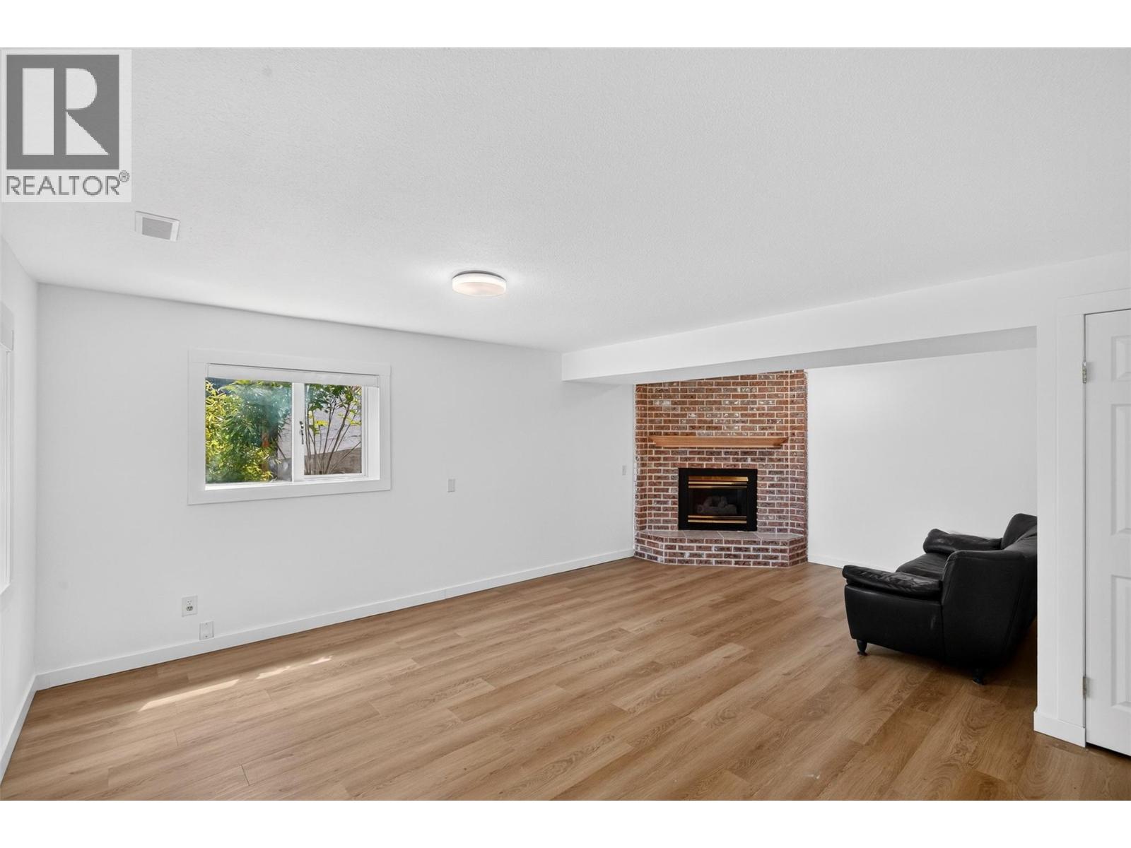 2655 Applegreen Court