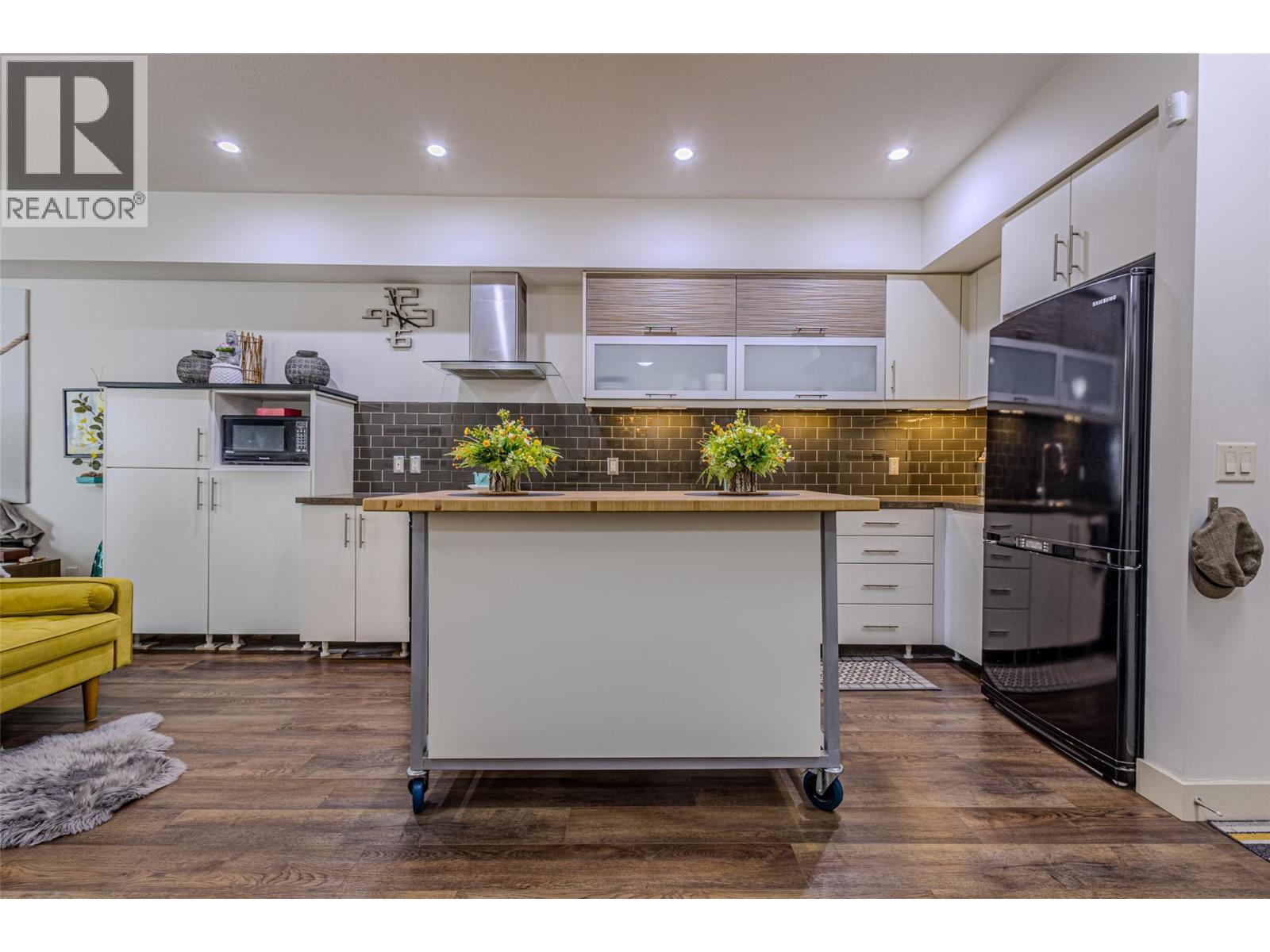 700 Martin Avenue Unit# 106