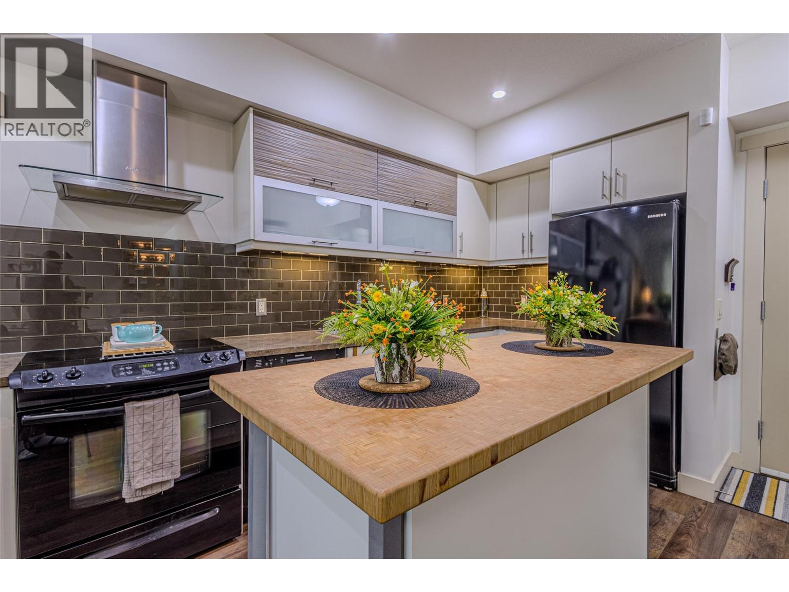 700 Martin Avenue Unit# 106