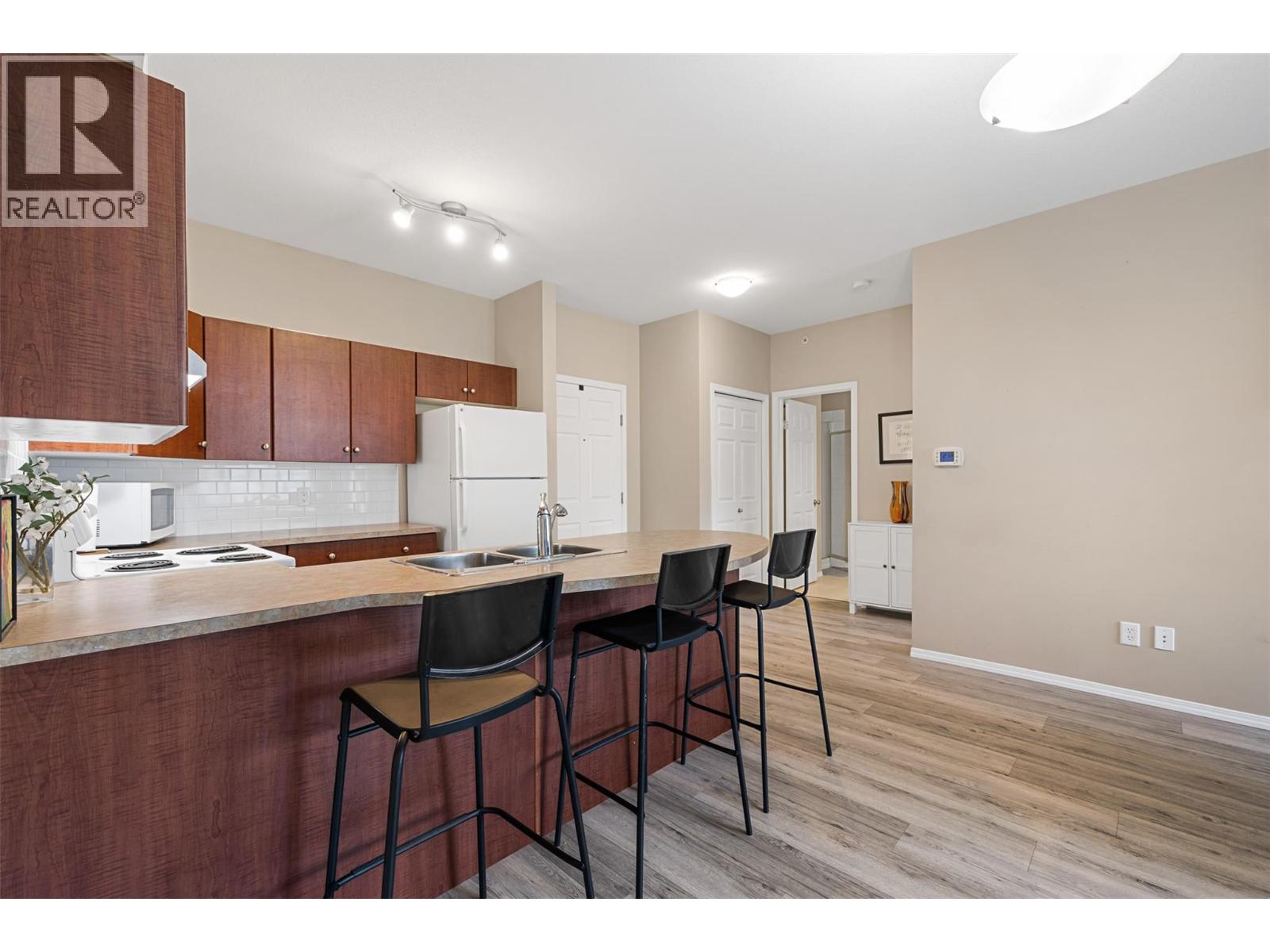 1875 Country Club Drive Unit# 1619