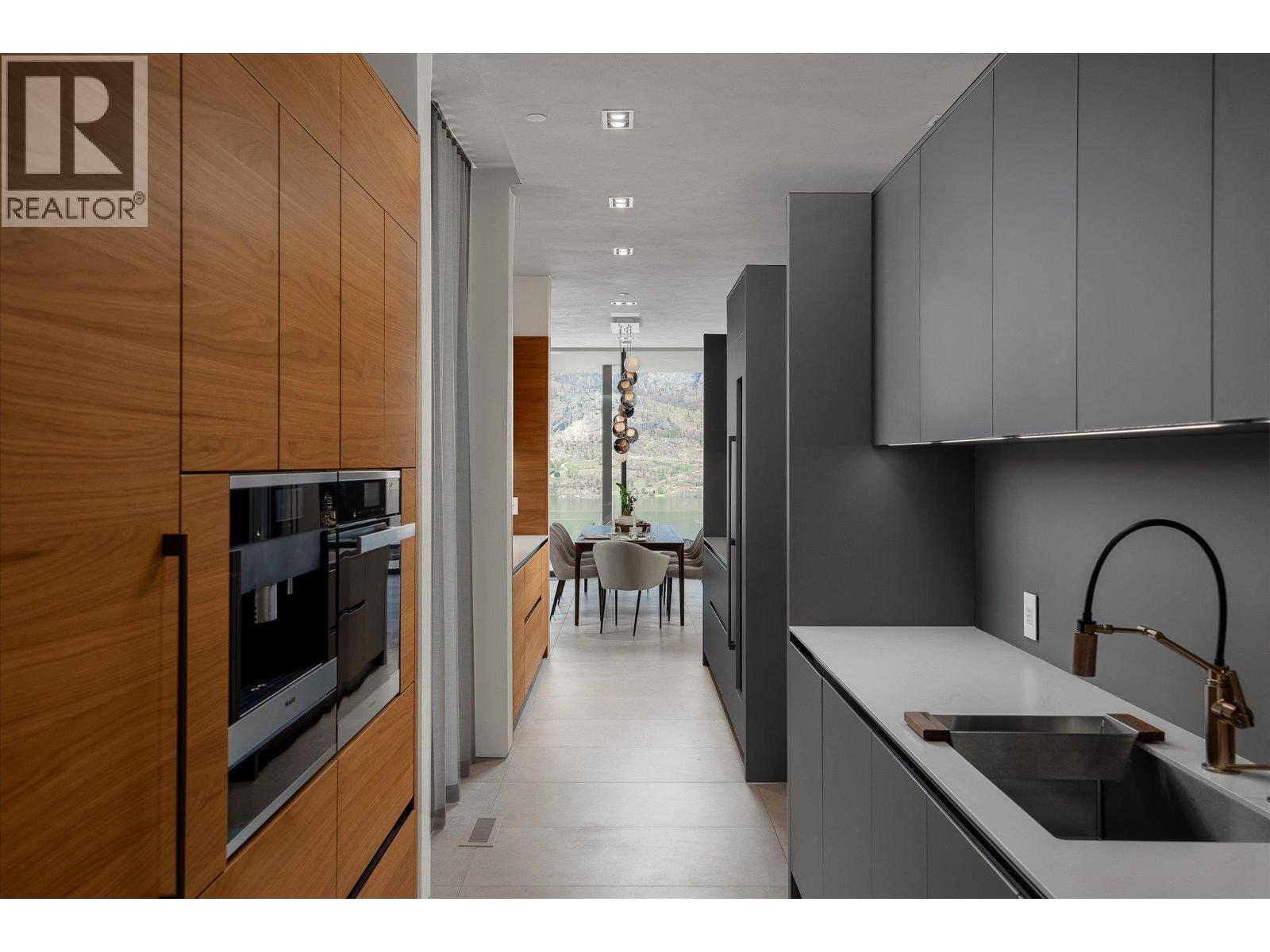 180 Sheerwater Court Unit# 20