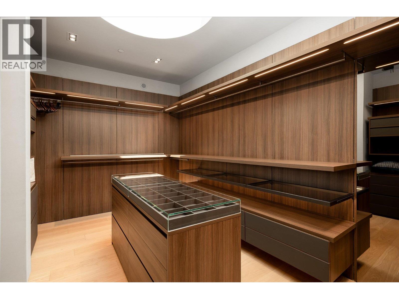 180 Sheerwater Court Unit# 20