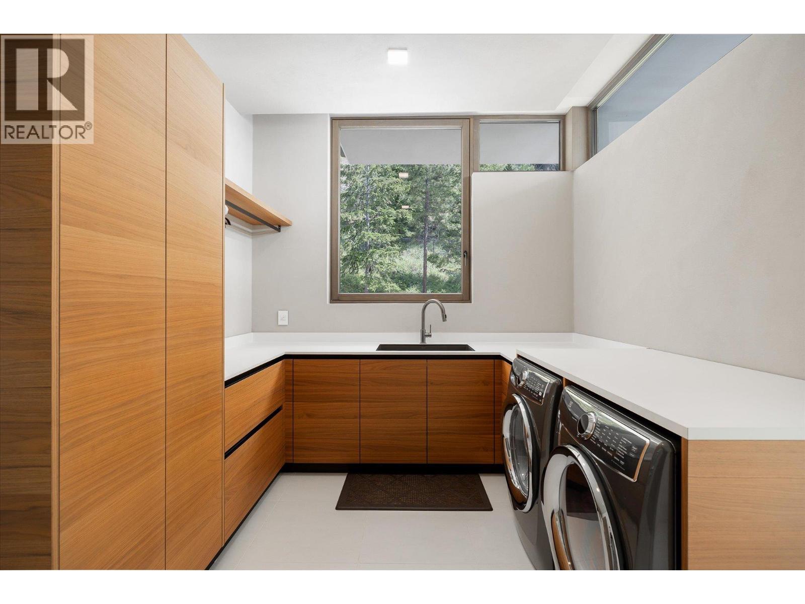 180 Sheerwater Court Unit# 20