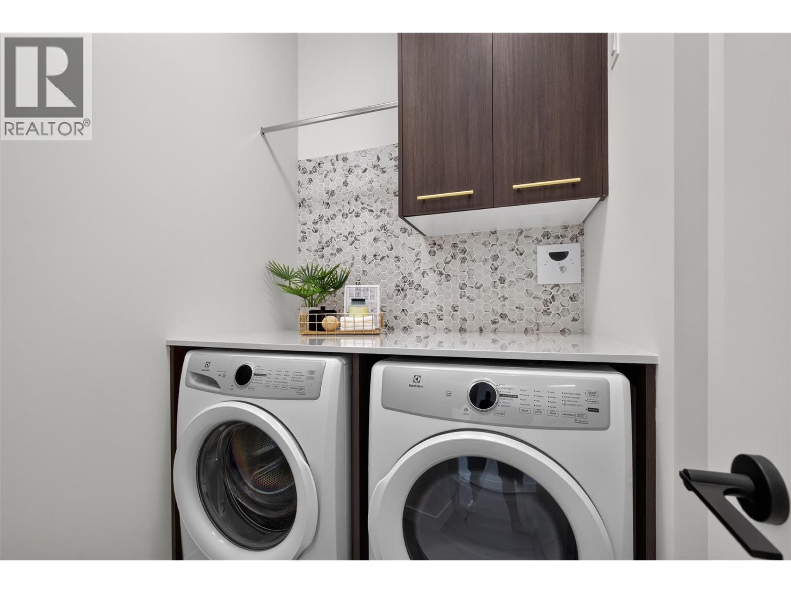 3800 Capozzi Road Unit# PH2