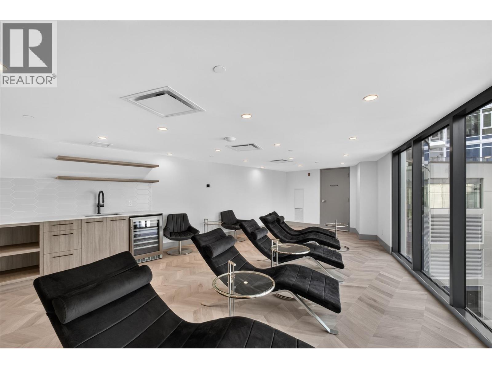 3800 Capozzi Road Unit# PH2