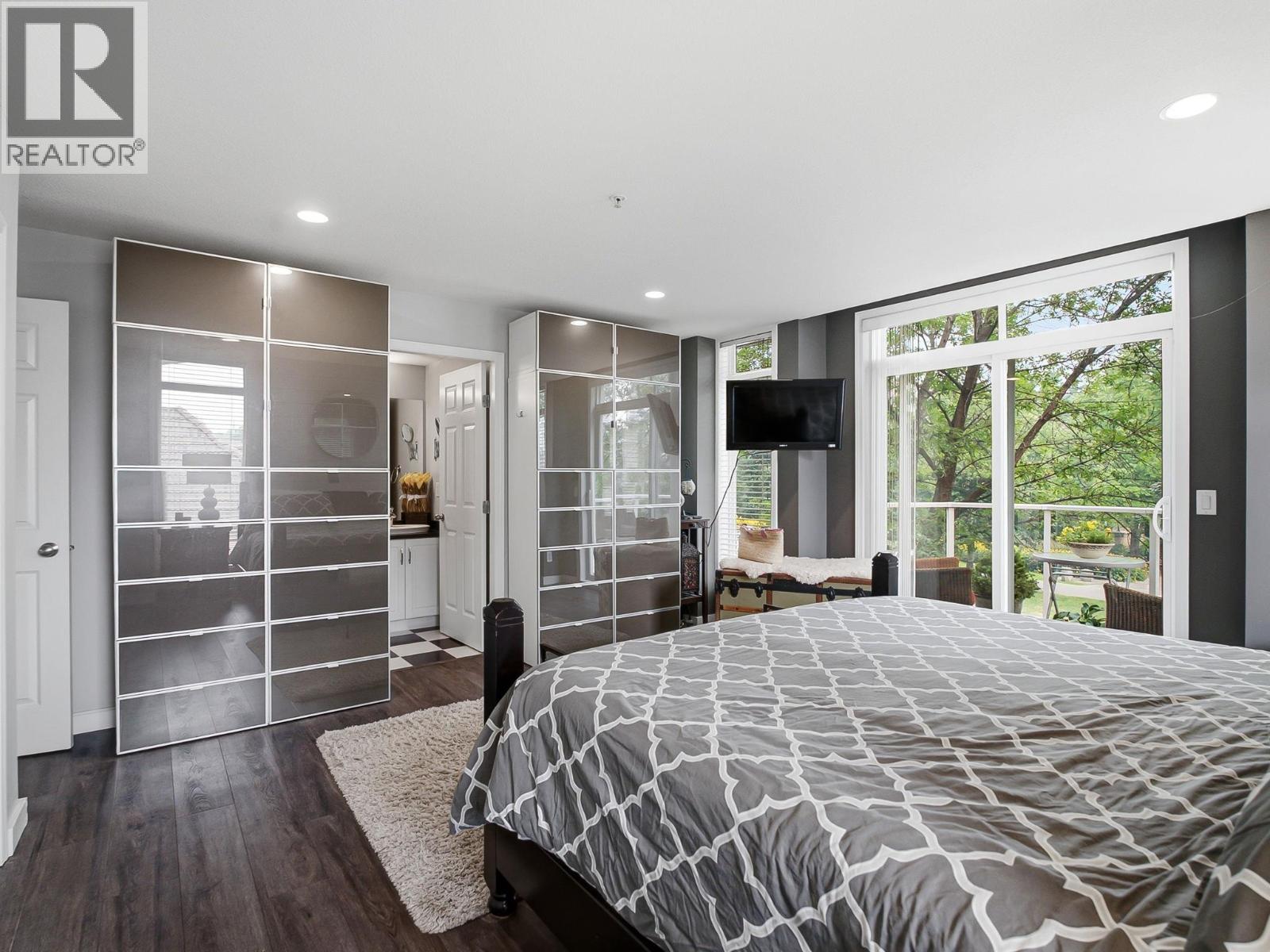 1088 Sunset Drive Unit# 242