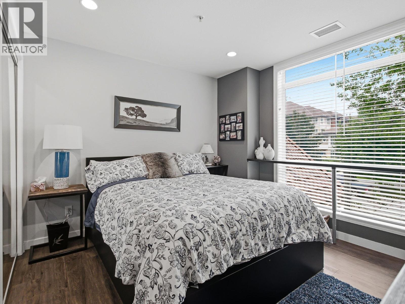 1088 Sunset Drive Unit# 242