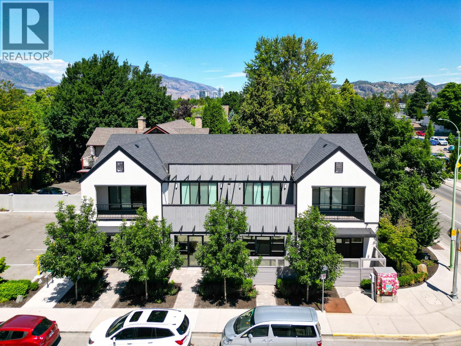 480 Royal Avenue