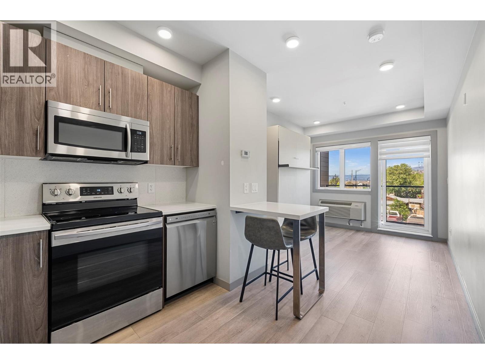 345 dougall Road N Unit# 201
