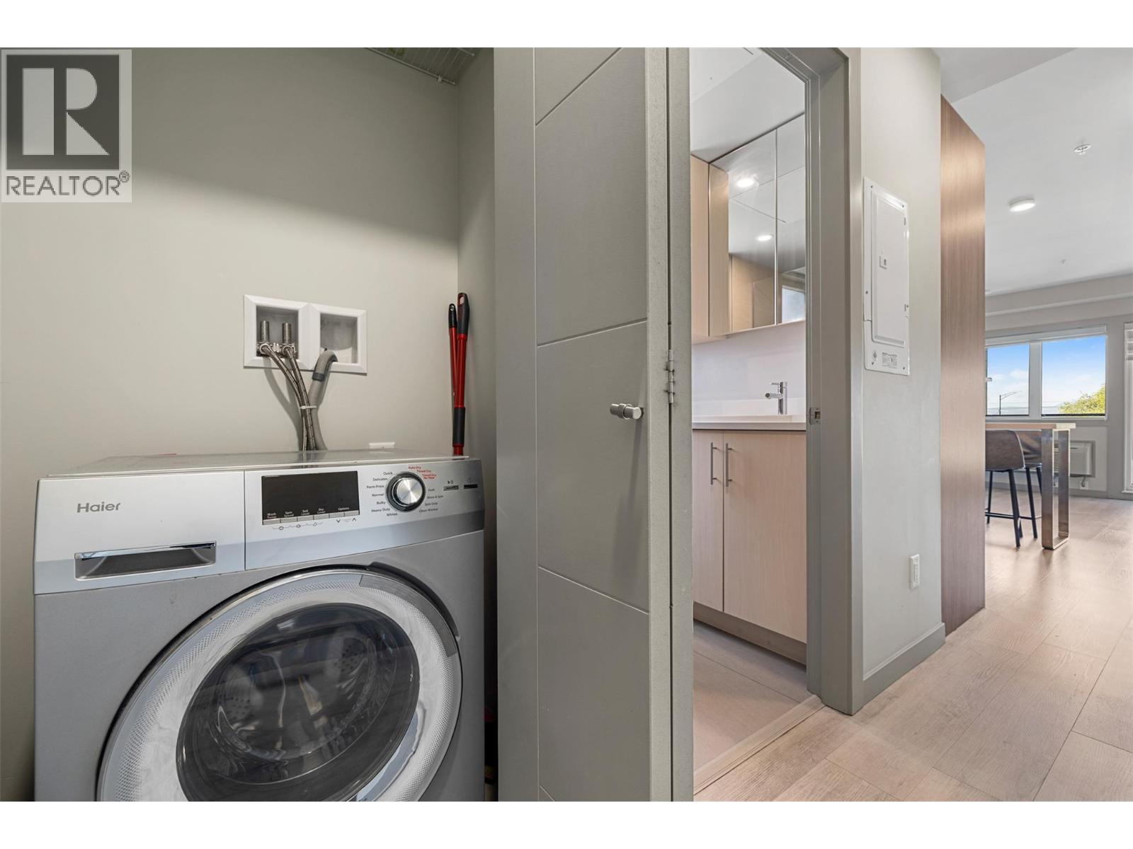 345 dougall Road N Unit# 201