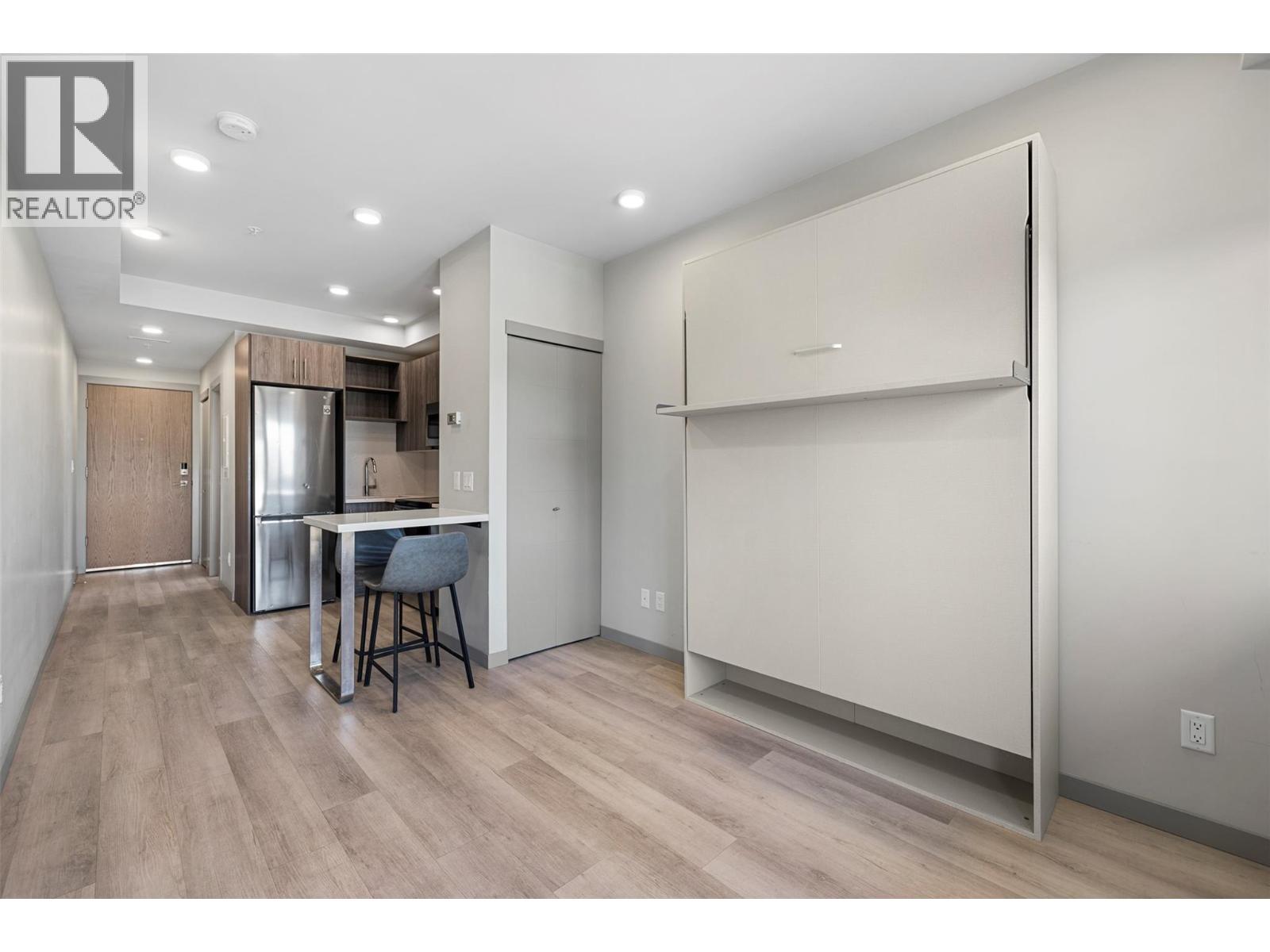 345 dougall Road N Unit# 201