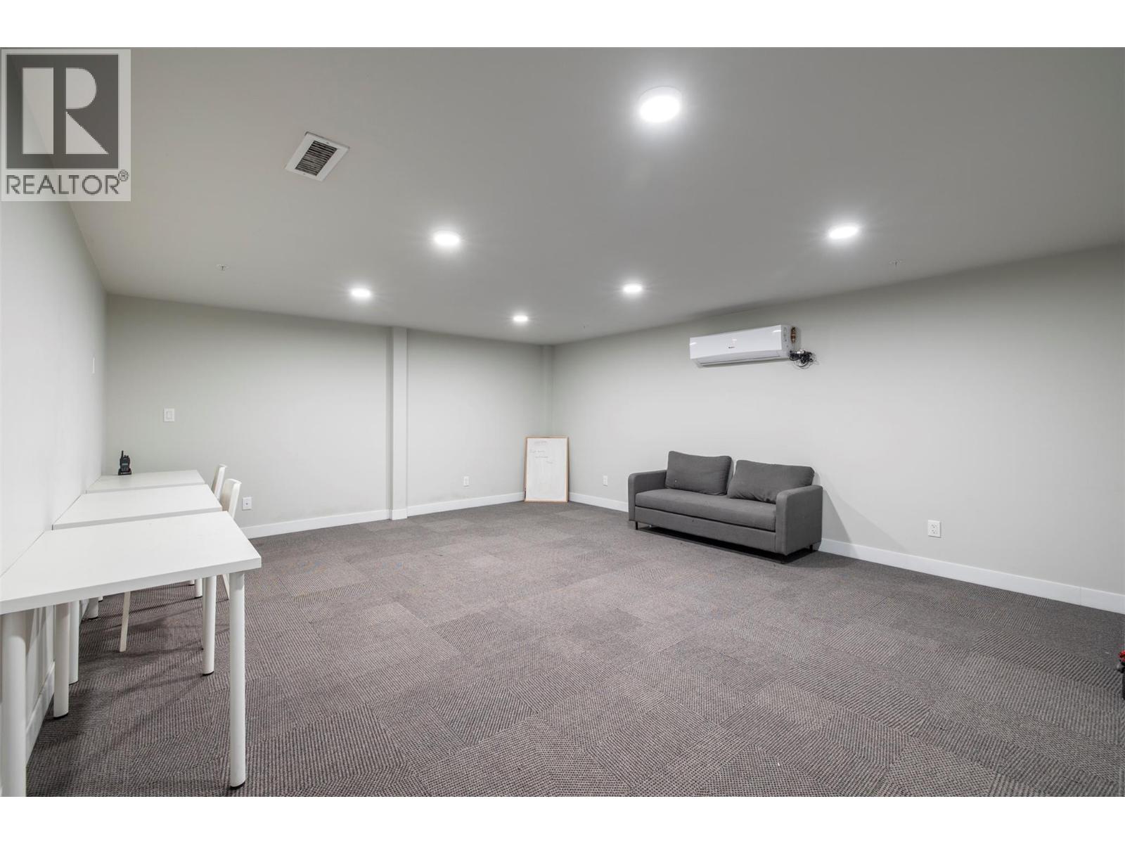 345 dougall Road N Unit# 201