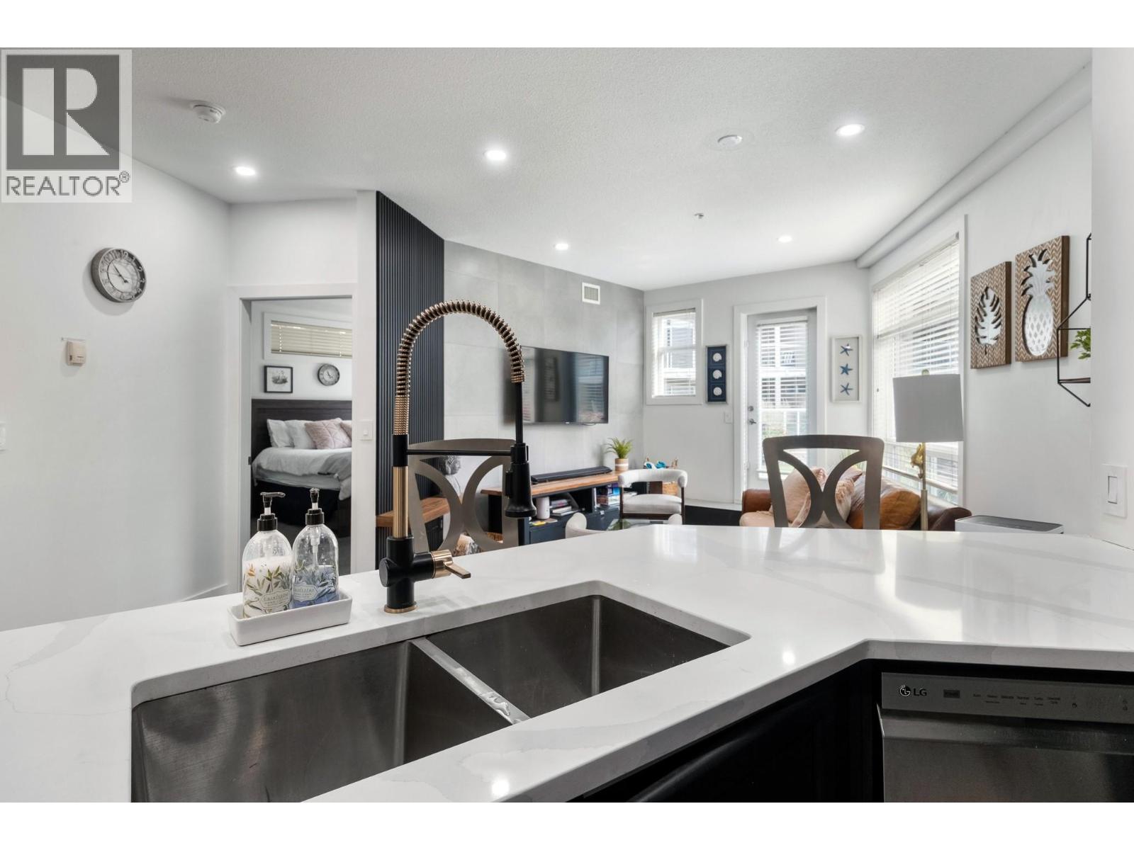 1088 Sunset Drive Unit# 352