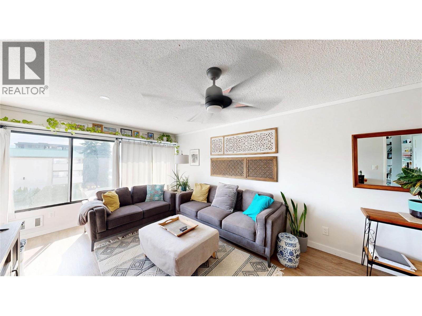 737 Leon Avenue Unit# 406