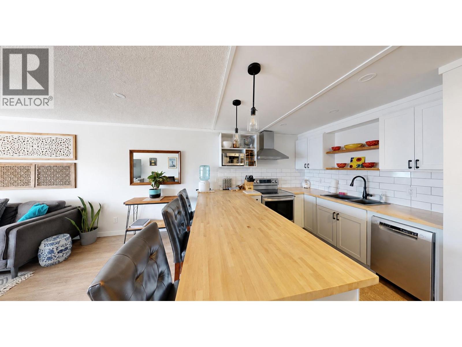 737 Leon Avenue Unit# 406