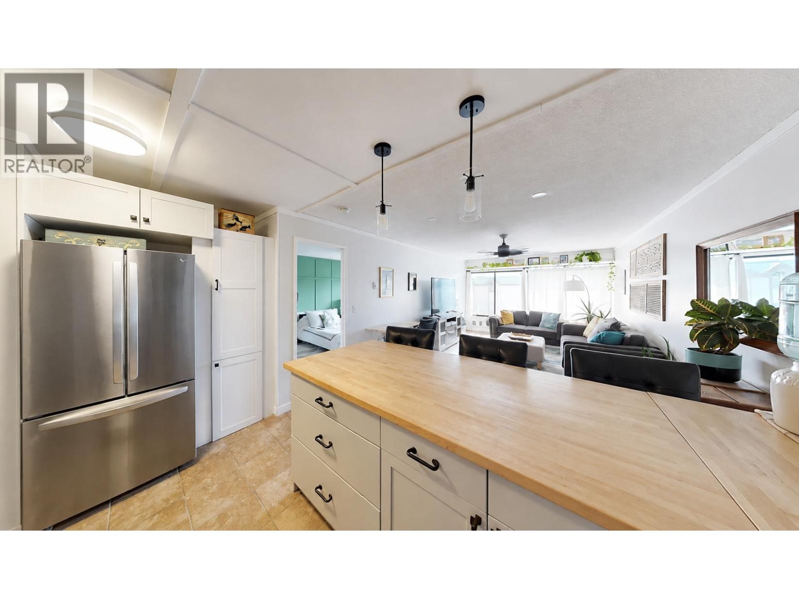 737 Leon Avenue Unit# 406