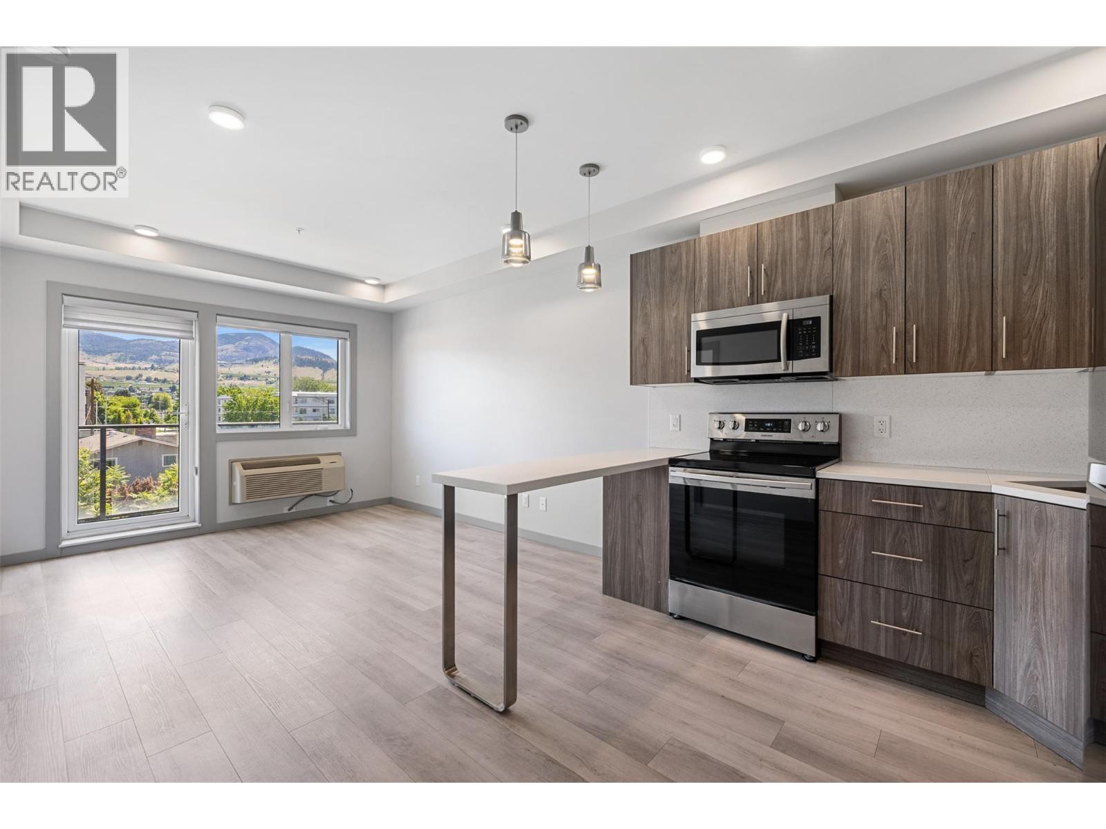 345 Dougall Road Unit# 325