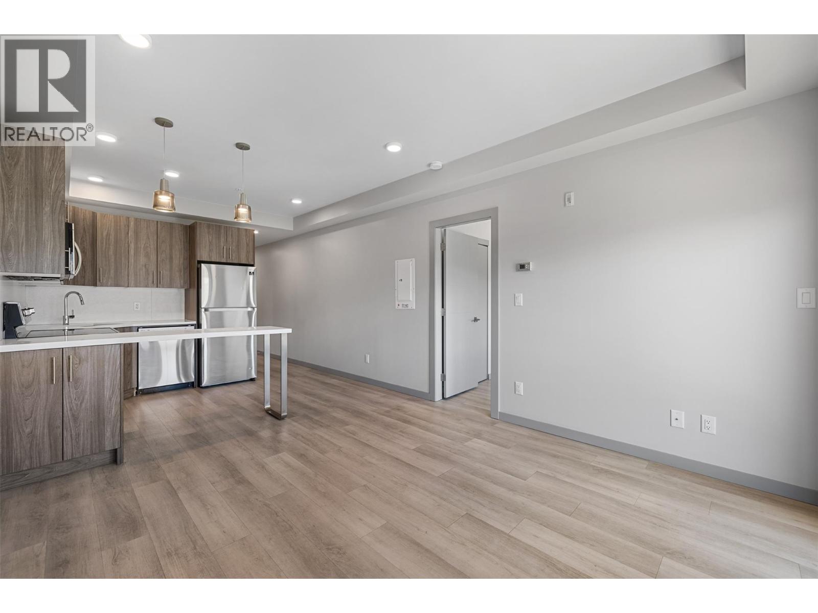345 Dougall Road Unit# 325